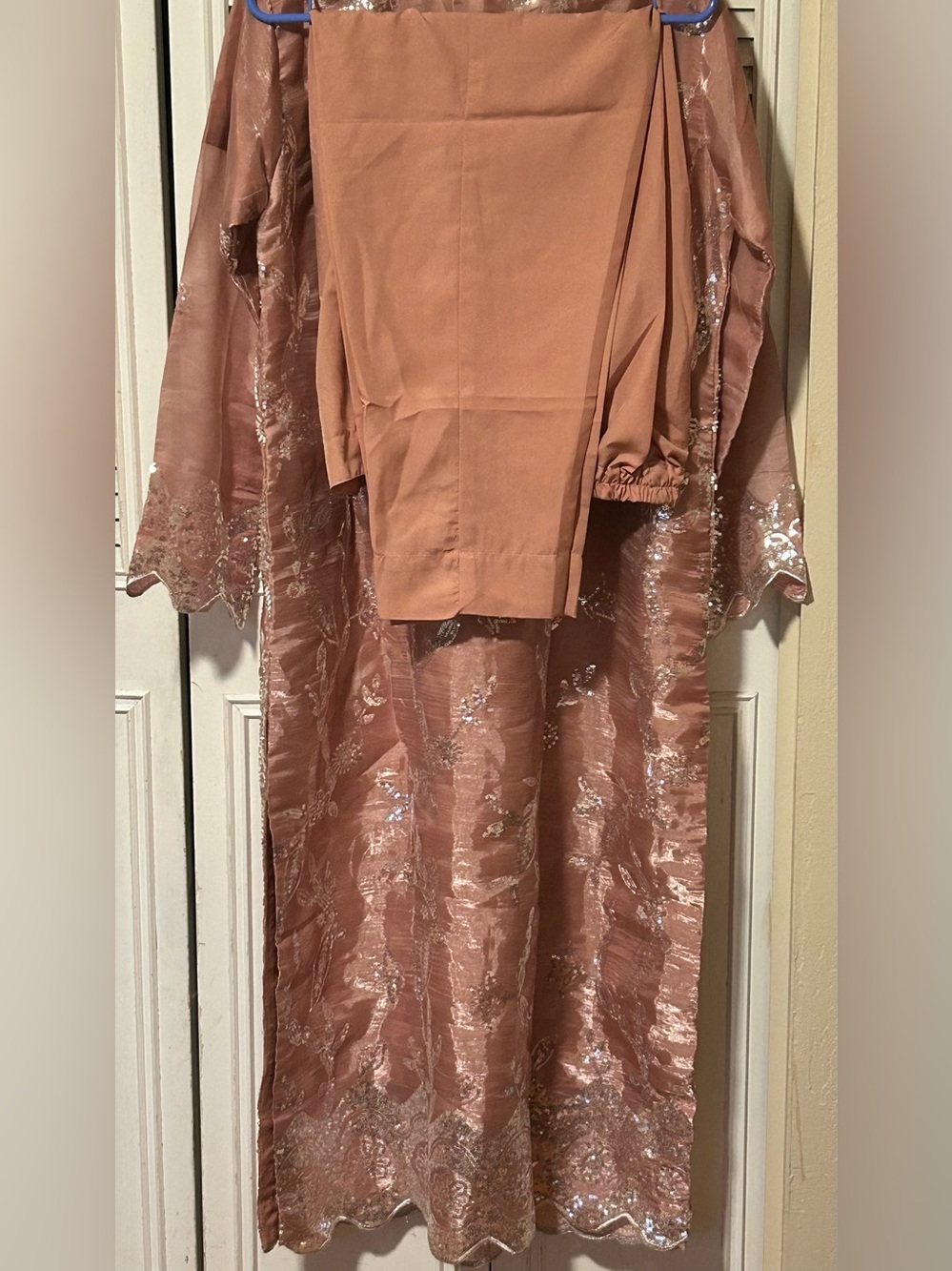 Sheesha Silk 3pc Embroidered Suit - Dusty Rose in M/L - Picture 6 of 6